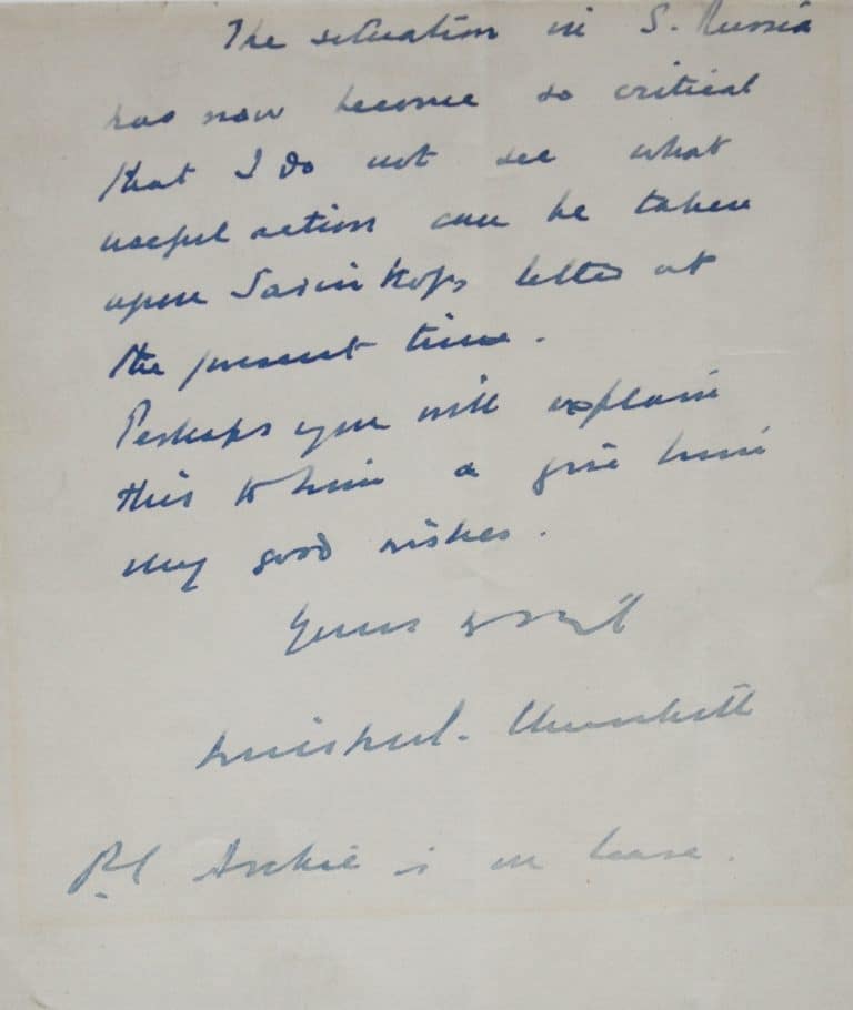 Churchill s&rsquo;inquiète de la situation en Russie.