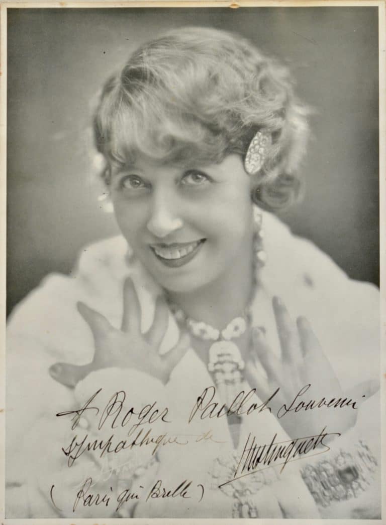 Grande photo dédicacée de Mistinguett.