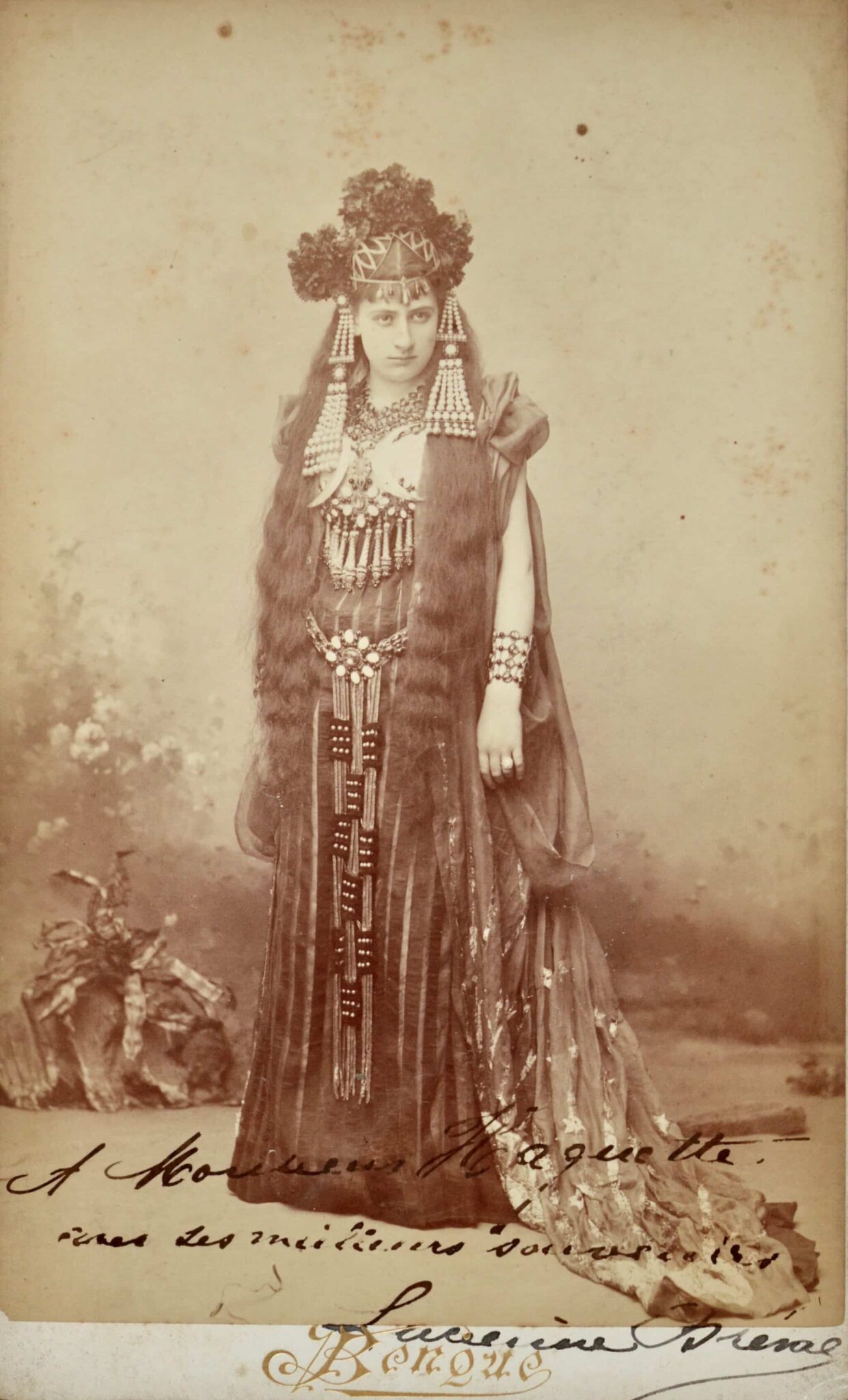 Photographie dédicacée de Lucienne Bréval