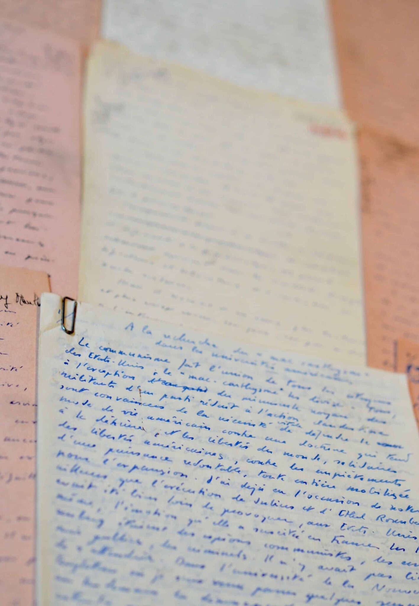 Manuscrits de 11 chroniques de Thierry Maulnier pour le Figaro – vue 3 Manuscrits de 11 chroniques de Thierry Maulnier pour le Figaro – vue 3