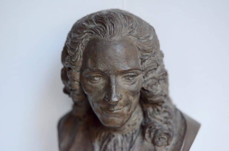Beau buste de Voltaire par Caffieri, 1785