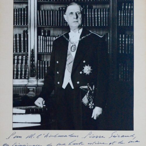 Portrait officiel du général de Gaulle dédicacé