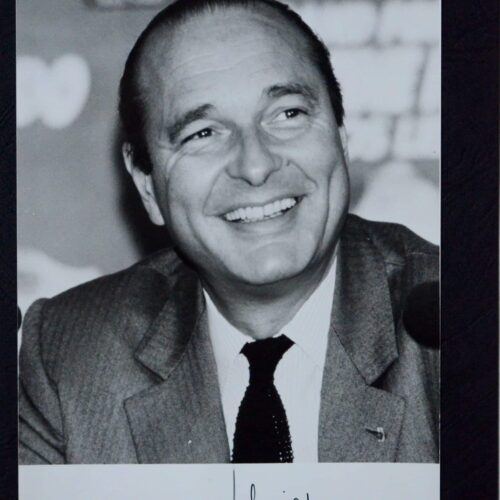 Beau portrait de Jacques Chirac, jeune avec signature autographe
