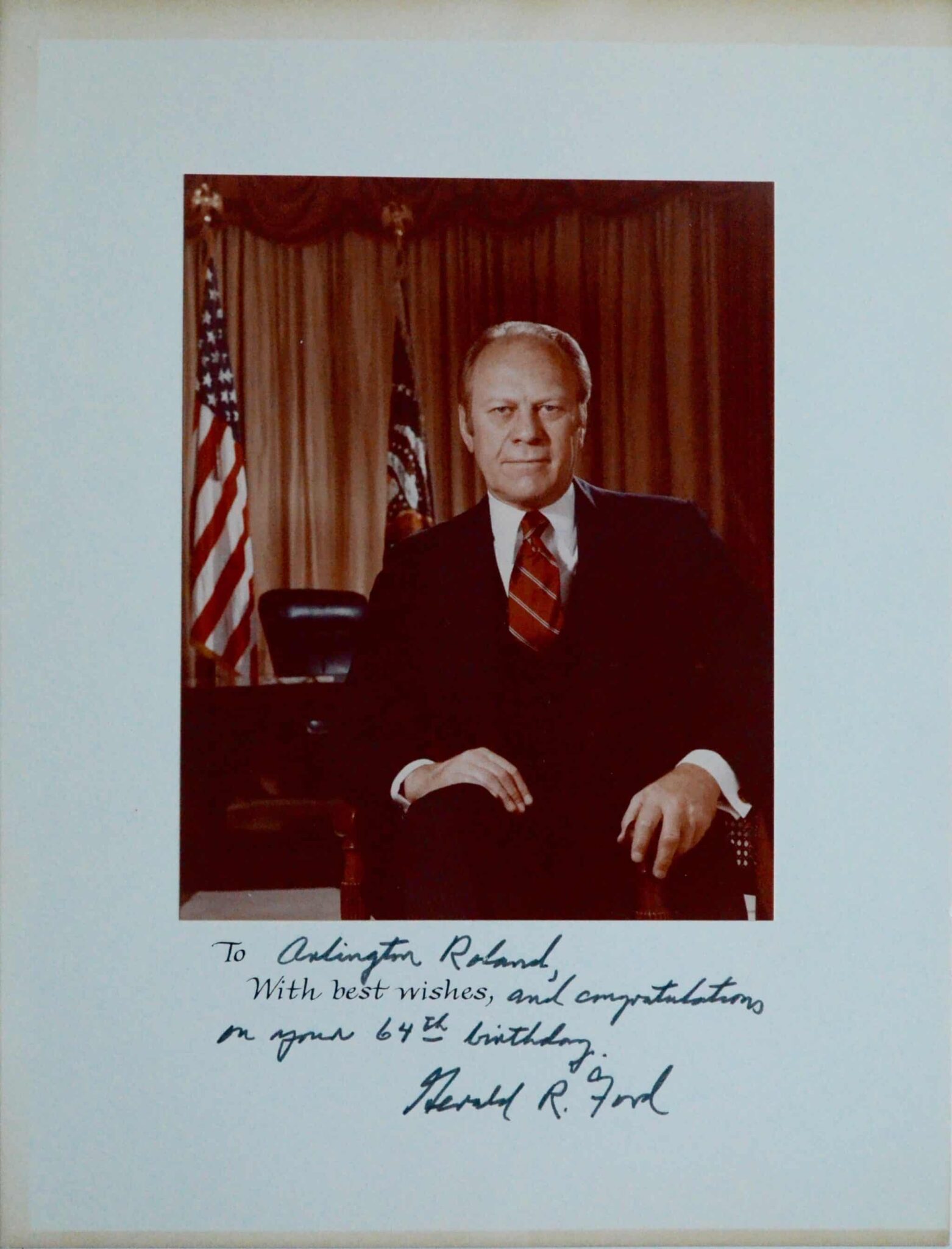 Beau portrait dédicacé du président américain Gerald R. Ford
