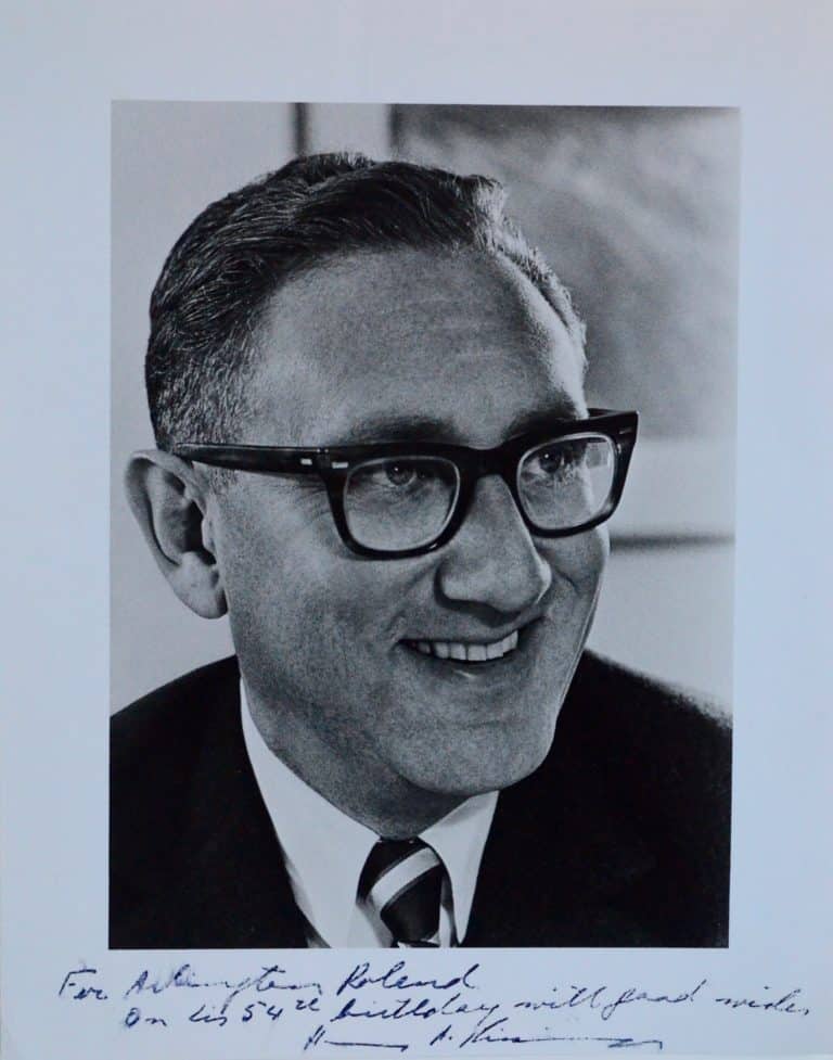 Beau portrait dédicacé du prix Nobel de la Paix, Henry Kissinger
