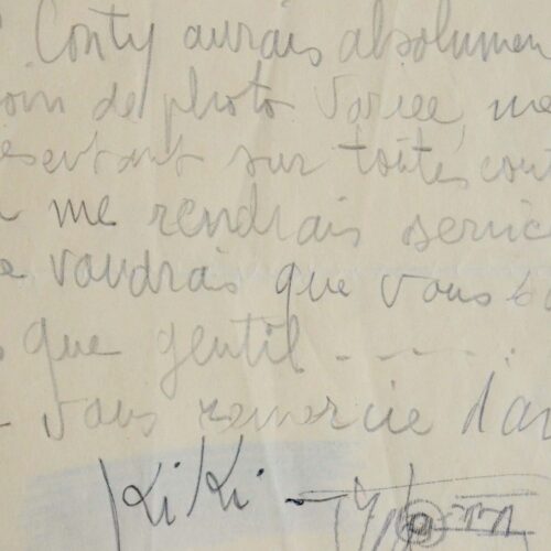 Kiki de Montparnasse demande à Man Ray des photographies d'elle sous "toutes coutures"