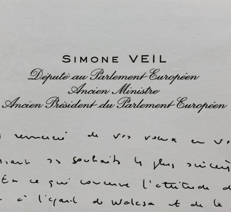 Simone Veil ne s&rsquo;étonne pas de l&rsquo;attitude du Parti Communiste vis à vis de Lech Walesa