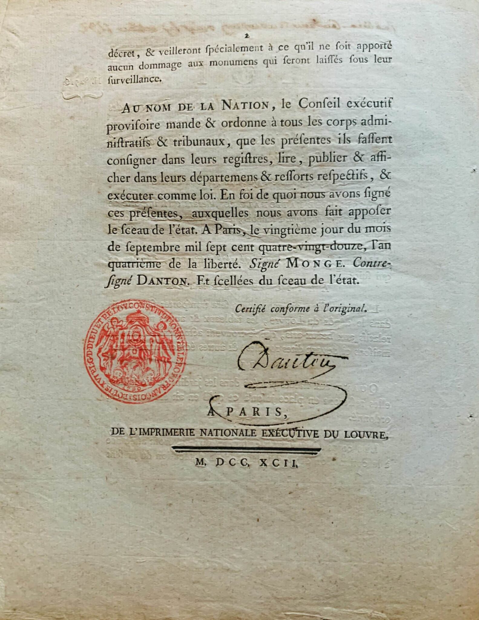 Loi sur la création du Musée du Louvre portant la griffe de Danton – vue 3 Loi sur la création du Musée du Louvre portant la griffe de Danton – vue 3