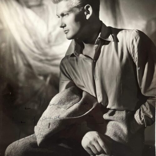 Large photographic portrait of Jean Marais with autographed inscription signed to Micheline Meurisse