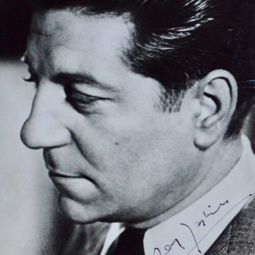 Beau portrait de Jean Gabin, en noir et blanc, avec signature autographe