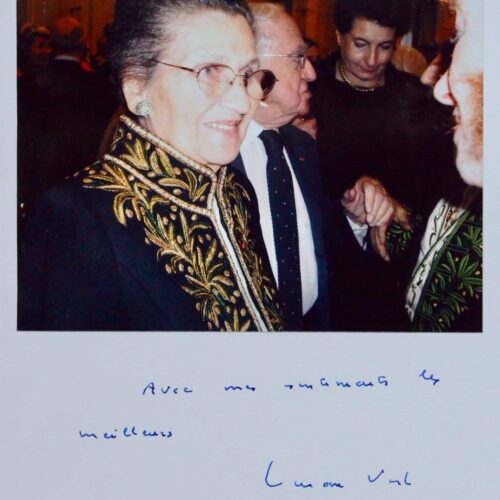 Portrait de Simone Veil en tenue d'Académicienne avec envoi autographe signé