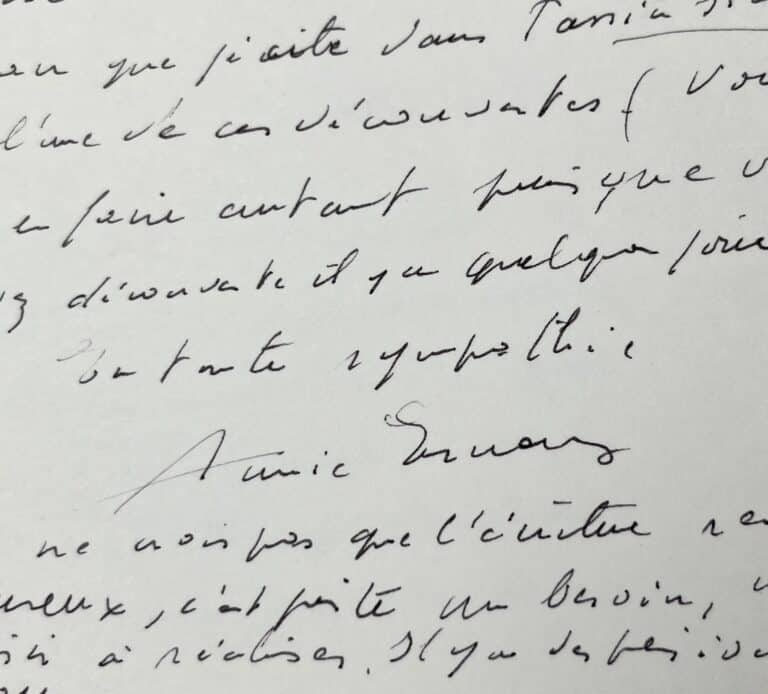 Annie Ernaux évoque les écrivains qui l&rsquo;ont influencée (Céline, Proust, Pavese), et son besoin d&rsquo;écrire