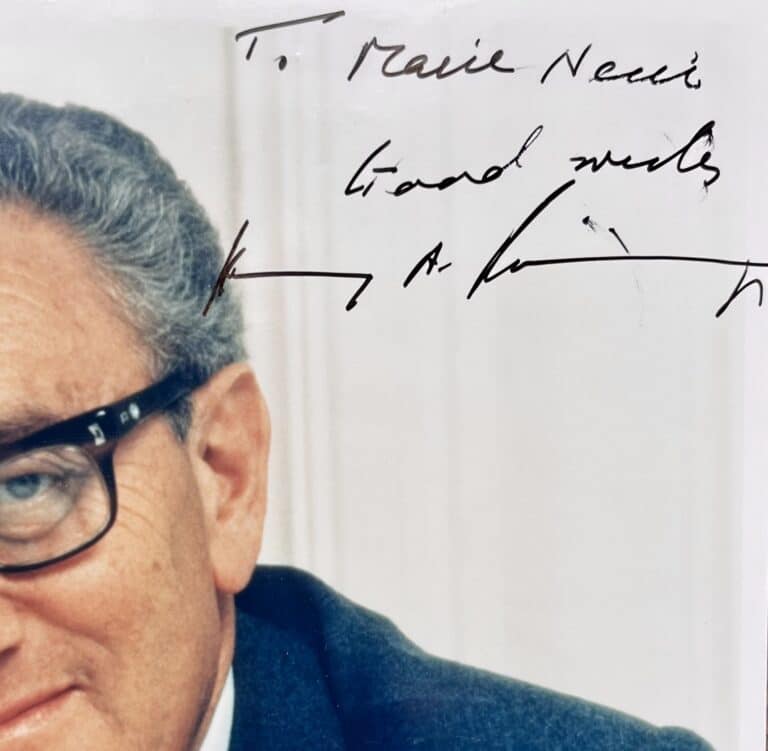 Grand portrait photographique dédicacé d&rsquo;Henry Kissinger