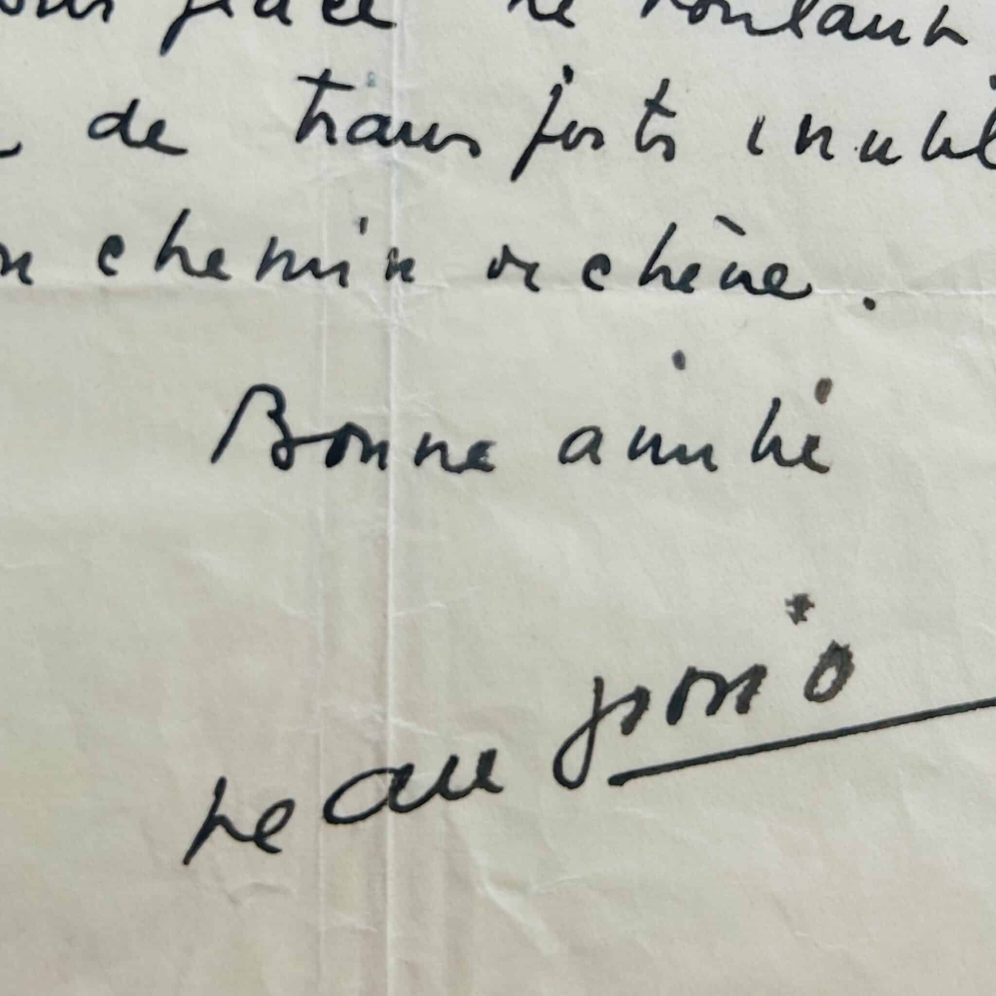 Jean Giono le da frascos a su amigo, el editor Louis Brun