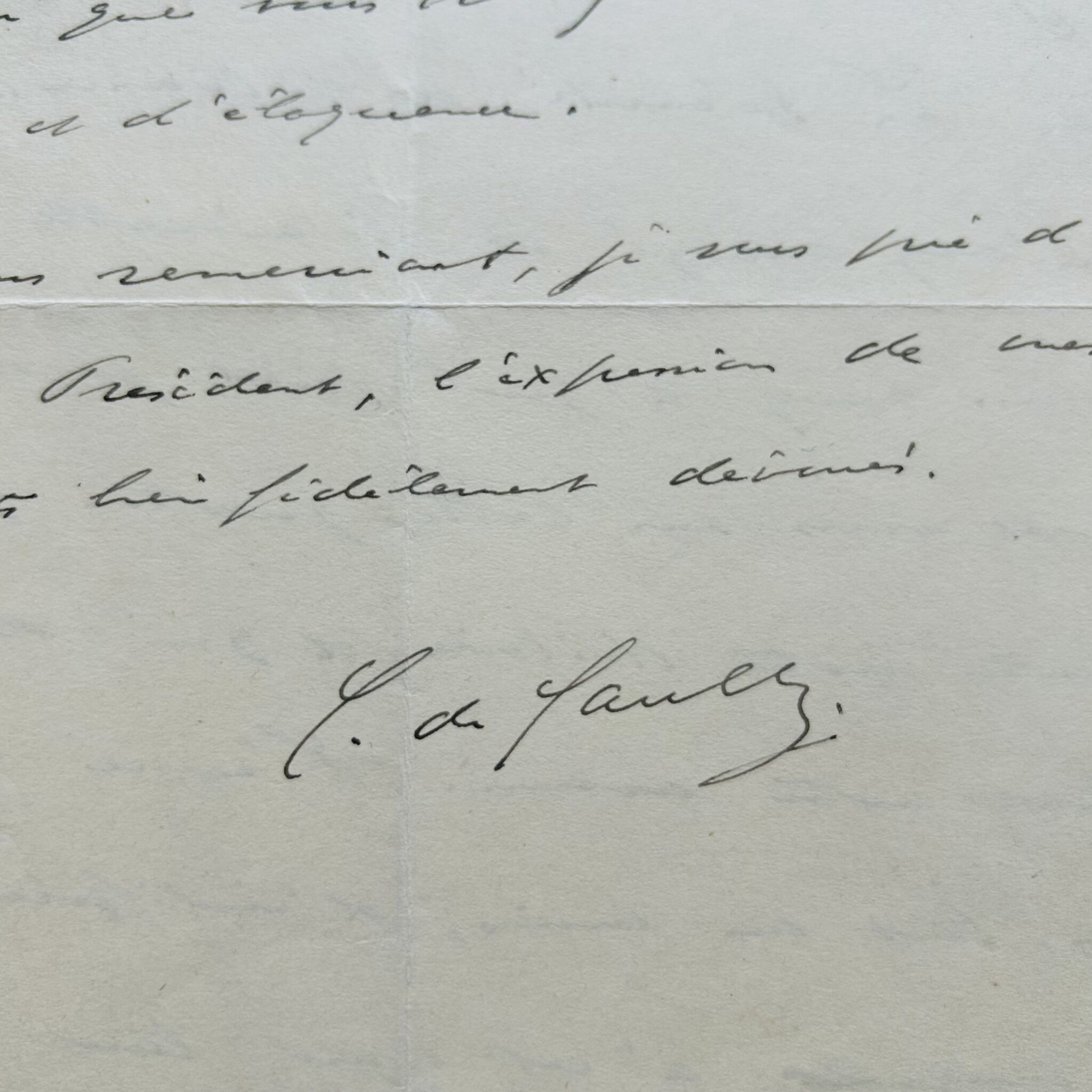 De Gaulle s'indigne de l'indifférence du monde politique sur question de la sécurité de la France