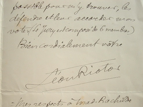 Léon Riotor soutient le poète Emile Despax.