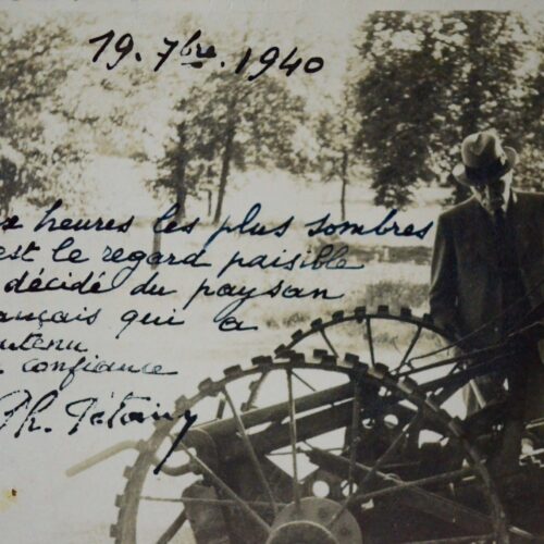 Le Maréchal Pétain rend hommage aux paysans français – vue 2