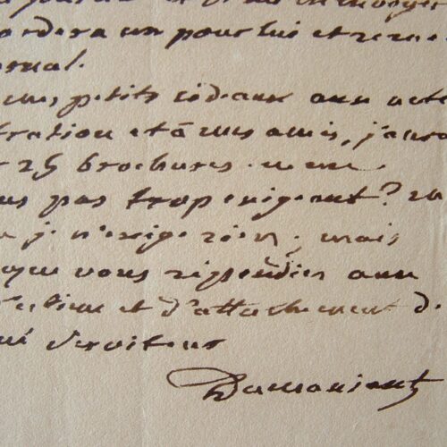 Dumaniant writes to Dentu about a play.