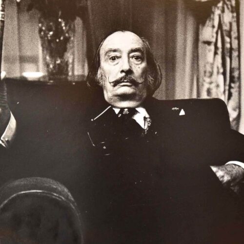 Dali photographié à l'hôtel Meurice par Bruno de Monès