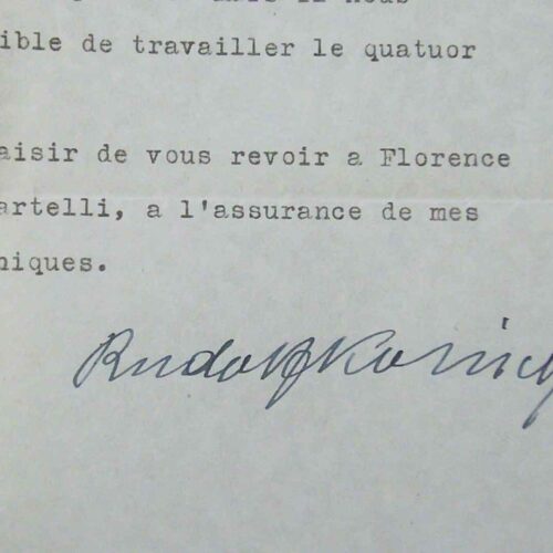 Le violoniste autrichien Rudolf Kolisch s'attèle à un nouveau quatuor.
