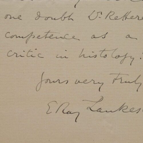 Le zoologiste Edwin Ray Lankester doute des compétences du Docteur Edmond Retterer.
