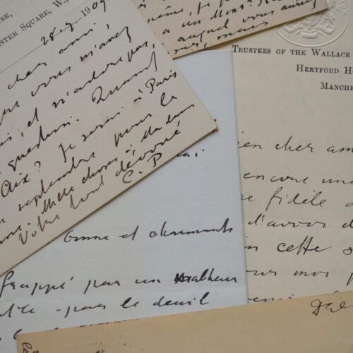 Sir Claude Phillips court les expositions pour oublier son chagrin.